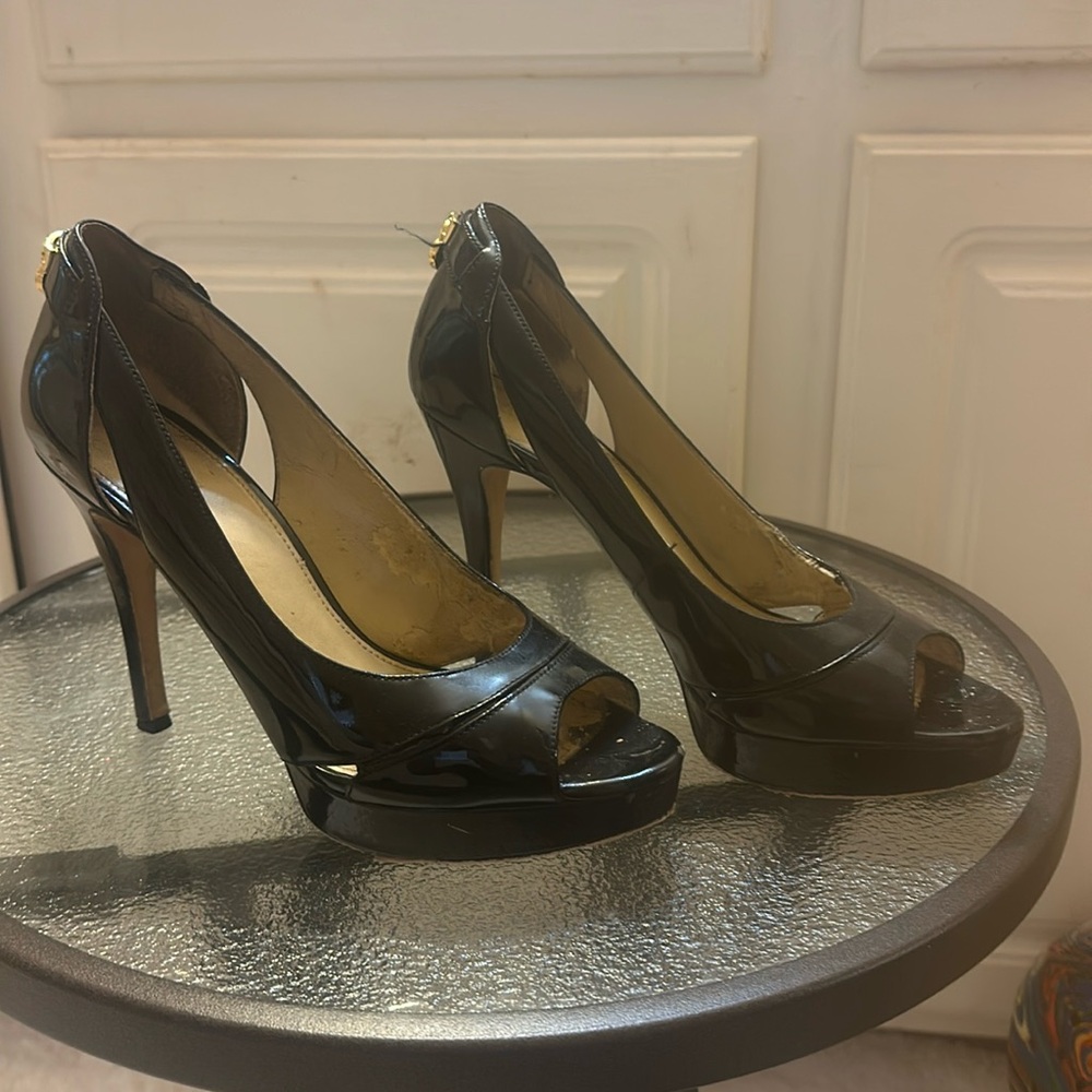 Black patent leather Michael Kors Heels